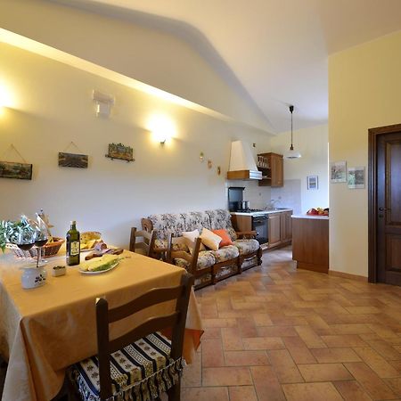 Agriturismo San Severo Passignano sul Trasimeno Habitación foto