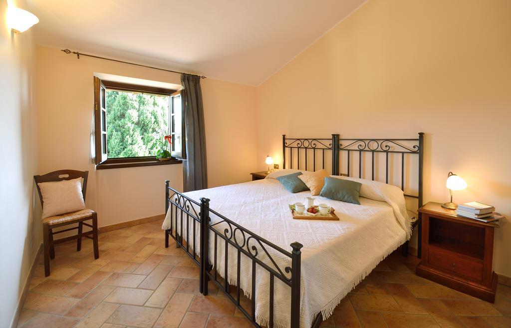 Agriturismo San Severo Passignano sul Trasimeno Habitación foto